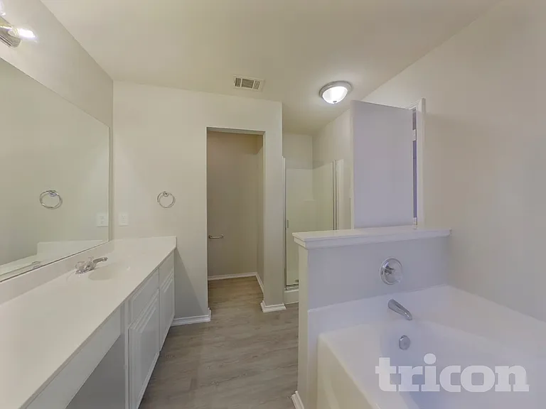 10712 Braemoor Dr — Photo 8