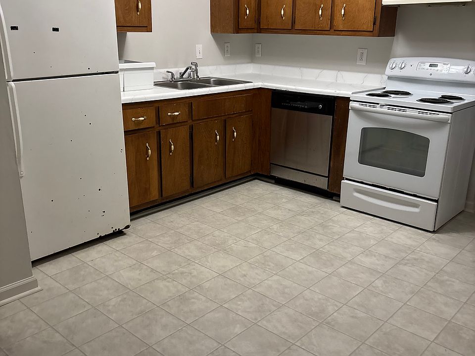 1st image of 3256 Tower Dr APT A