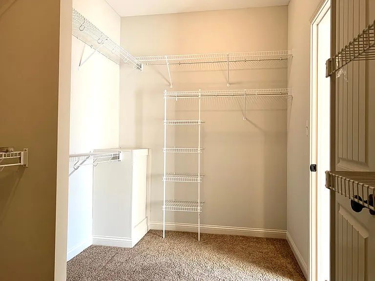 1533 Edgewater Ln — Photo 23