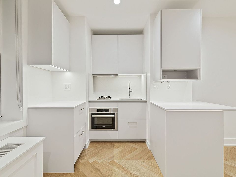1st image of 225 W 23rd St #2251Q