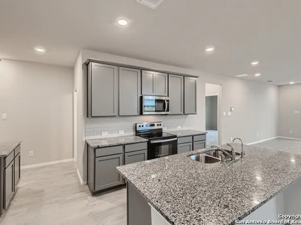 10922 Lockheed Dr, San Antonio, TX 78109
