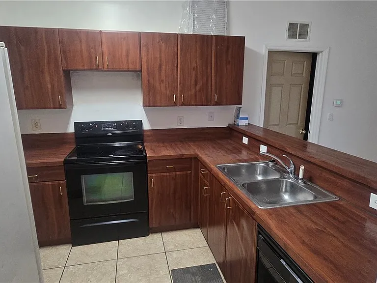 573 Bell Blvd S — Photo 10