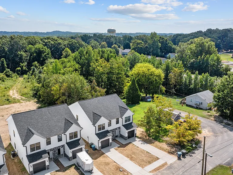 808 Crown Point Dr — Photo 7