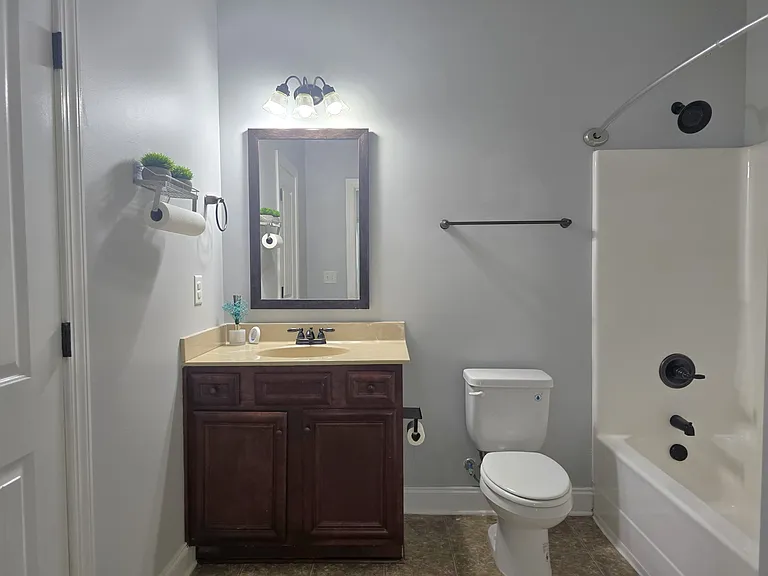 8809 Crenshaw Dr — Photo 17