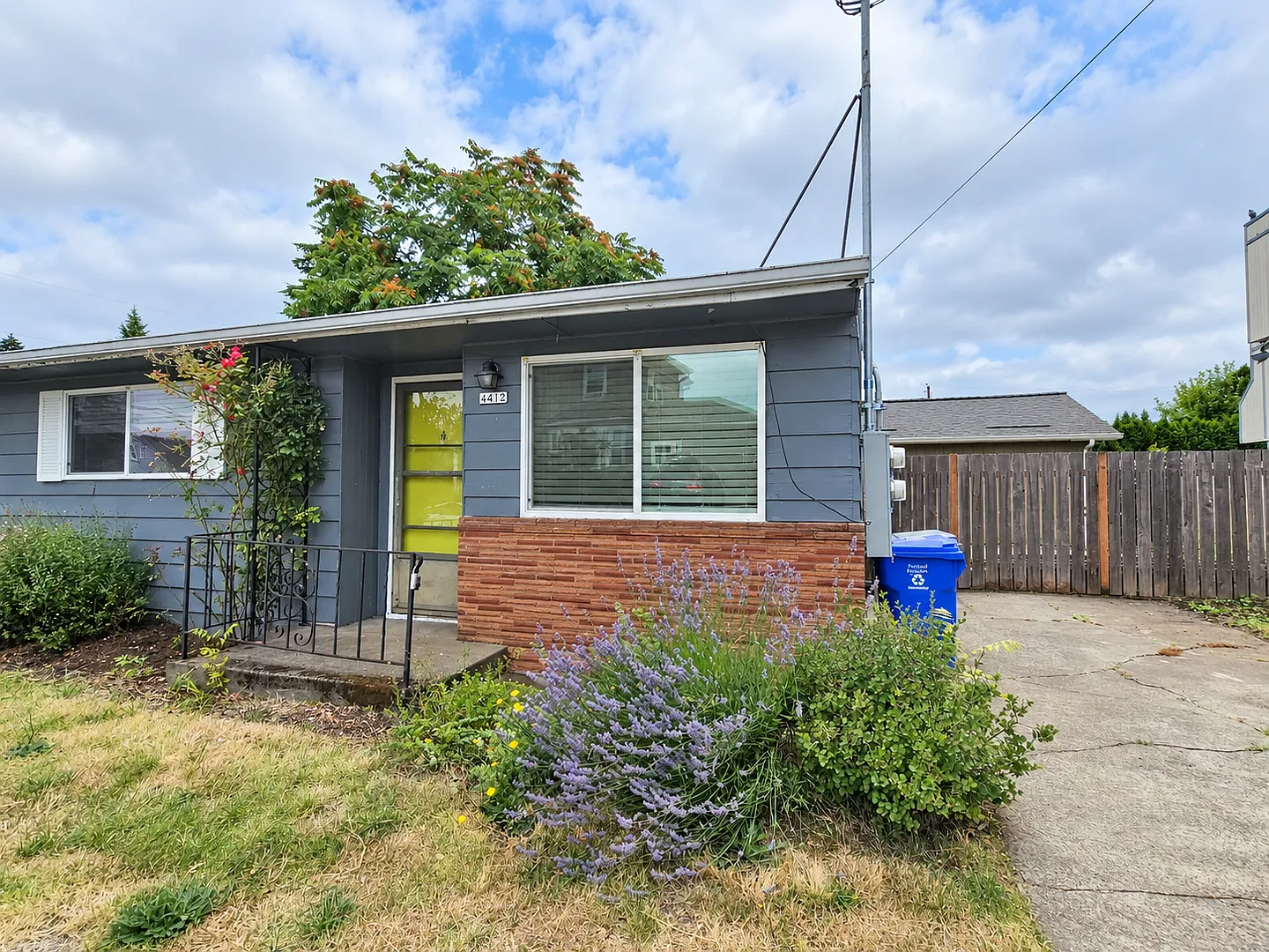 4412 SE 57th Ave * Great 2 Bed, 1 Bath Duplex Apartment in Inner Portland — Photo 1