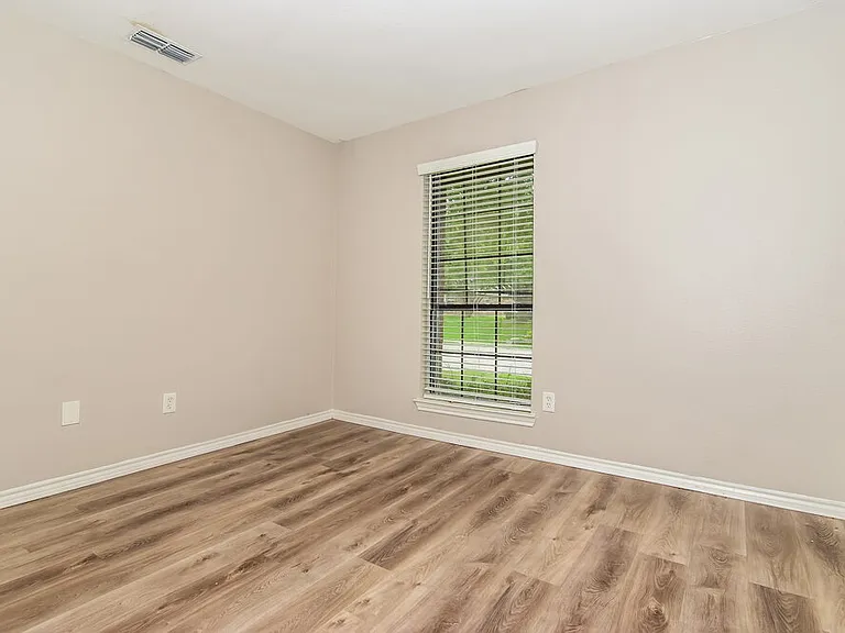 504 N Winding Oaks Dr — Photo 14