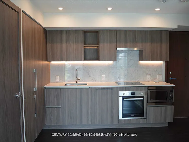 19 Bathurst St #905 — Photo 3