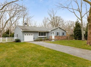 26 Lynn Ave, Hampton Bays, NY 11946