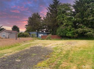117 Victoria Loop NE, Ocean Shores, WA 98569