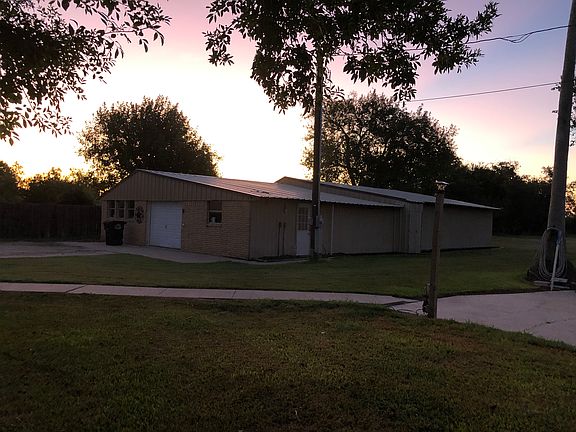 Shop/garage