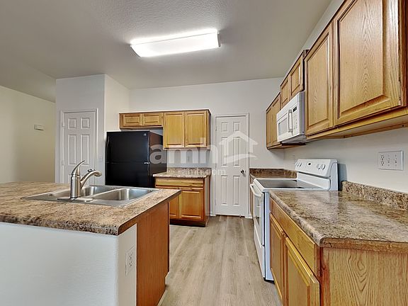 4th image of 6405 W Pioneer St