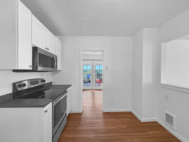 1725 S 35th St — Photo 7