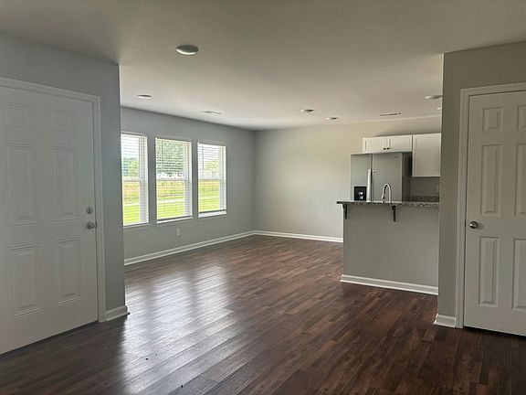 Living Room/Kitchen