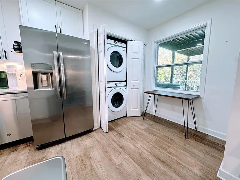 275 Winding River Dr #C — Photo 13