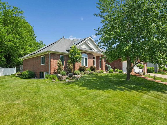 3rd image of 1685 Geraldine Dr