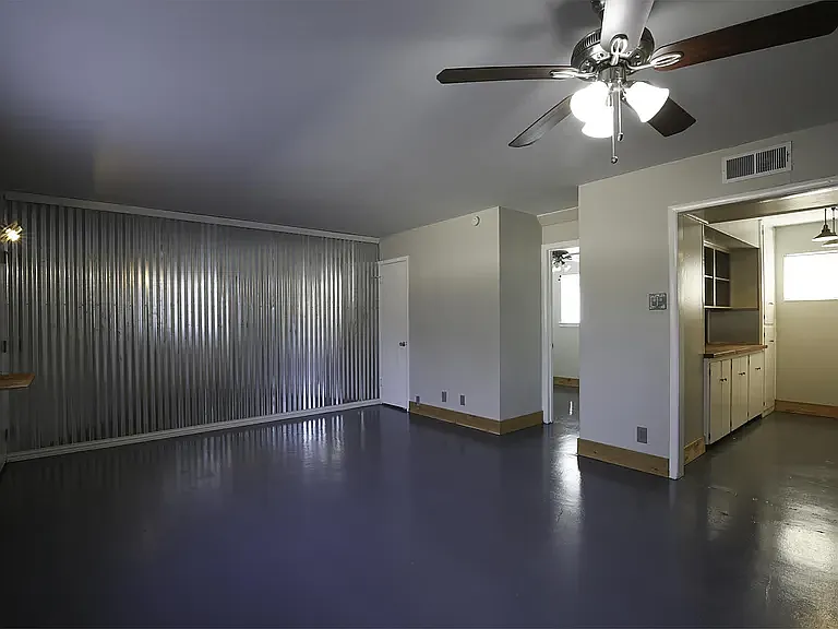 804 N Locust St #B2 — Photo 15