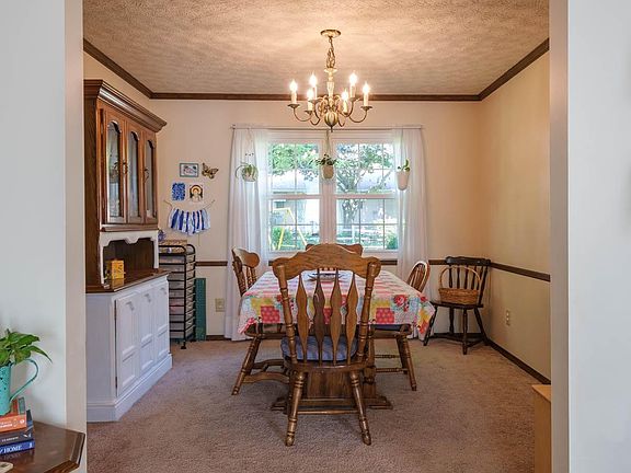 5th image of 1055 Tiffany Dr