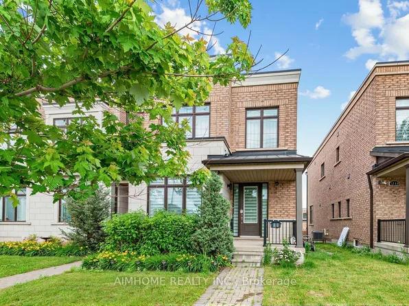1238 Wellington St E, Aurora, ON L4G 2C9