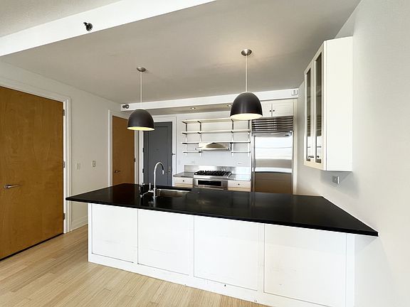 3rd image of 110 Livingston St APT 11L