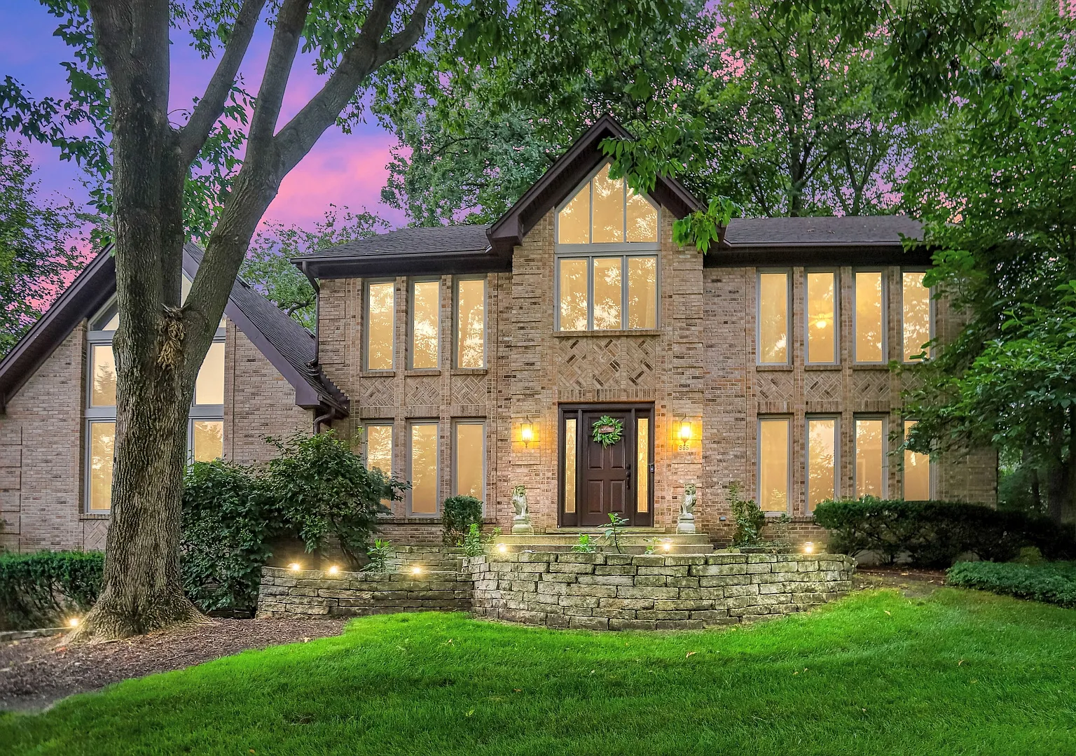 5 bed, 3.5 bath, 3196 sqft, $5,800 — Photo 1