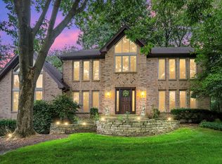 985 Chapel Ct N, Glen Ellyn, IL 60137