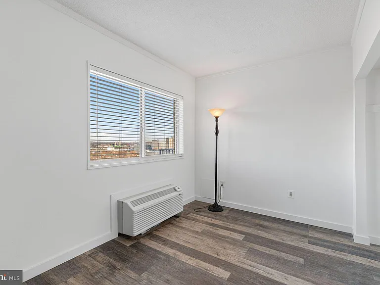 2059 Huntington Ave #1602 — Photo 11