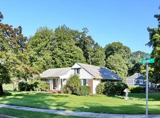 22 Brian Ct, North Haledon, NJ 07508