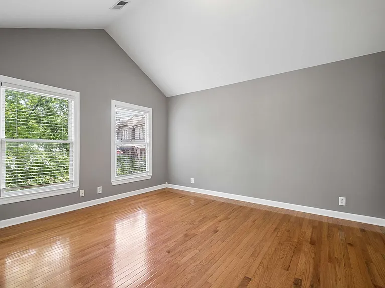 415 Van Buren St — Photo 24