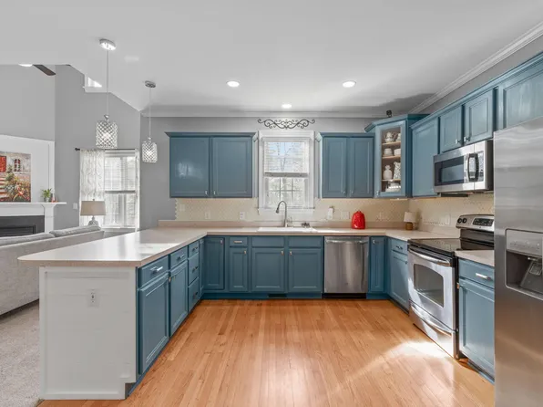 105 Tuska Hills Dr, Holly Springs, NC 27540