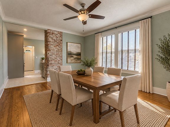 dining room digitally staged