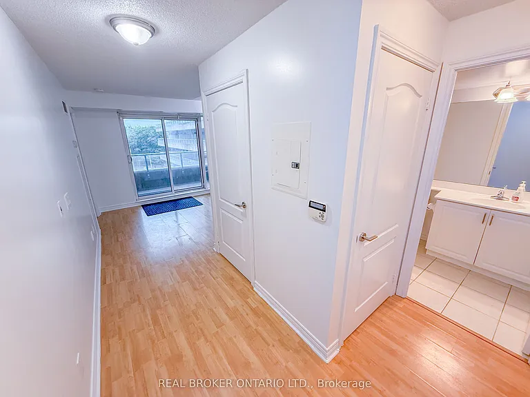 70 Town Centre Ct #511 — Photo 10