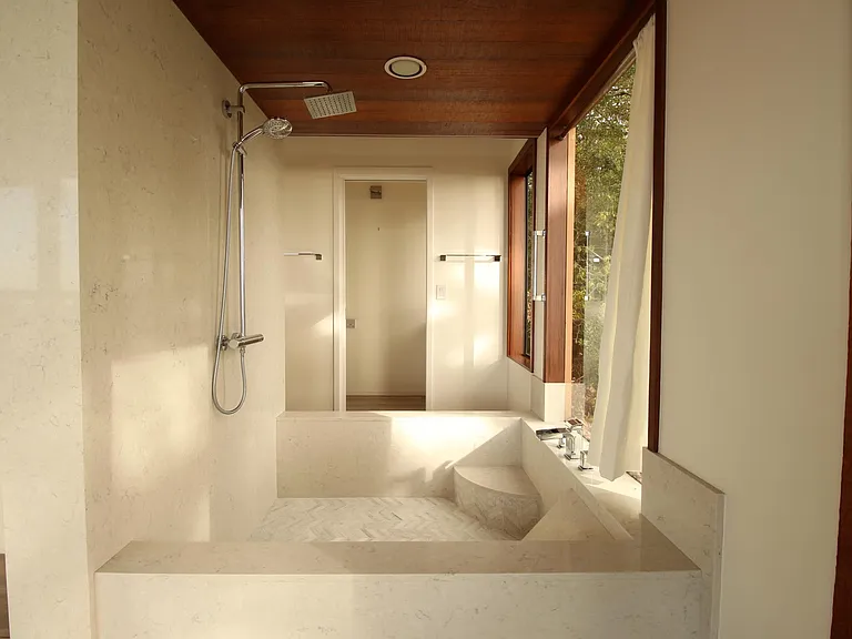 MASTER Bubble BATH AND SHOWER
