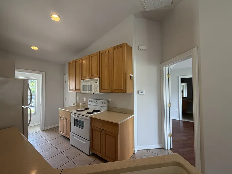 5315 Belrose St — Photo 11