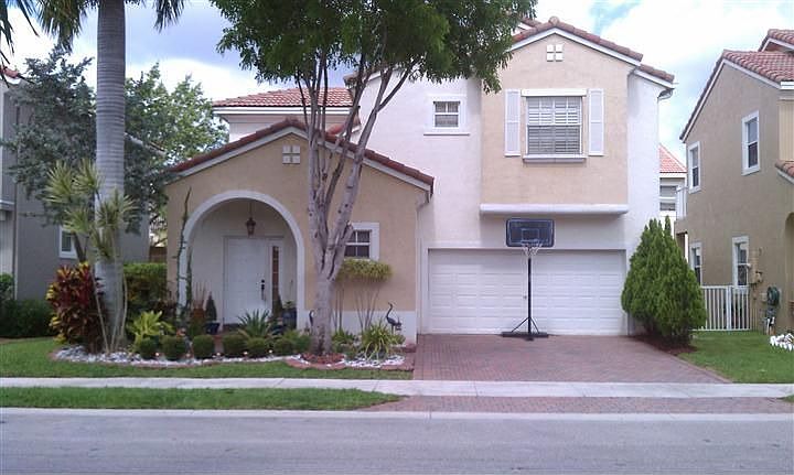 1st image of 968 NW 126th Ter