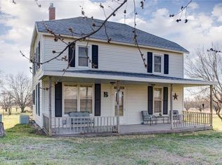 888 E 2000th Rd, Eudora, KS 66025