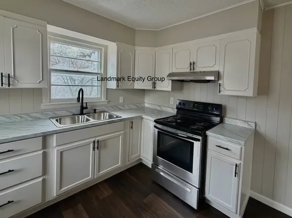 223 E Bannister Rd, Kansas City, MO 64114