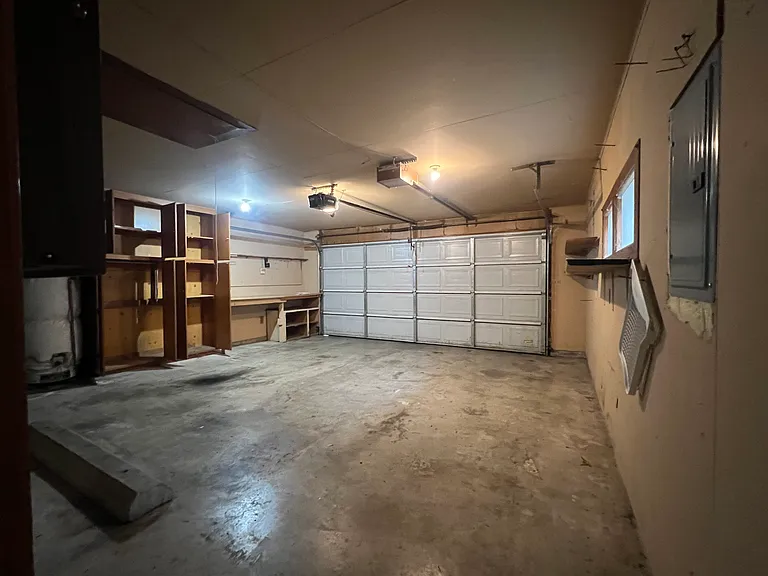 2250 S Virginia Ave — Photo 23