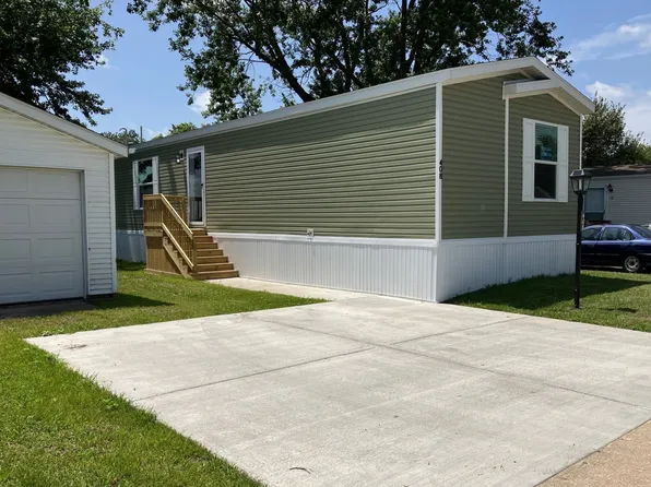408 Sunrise Park #408, Pella, IA 50219