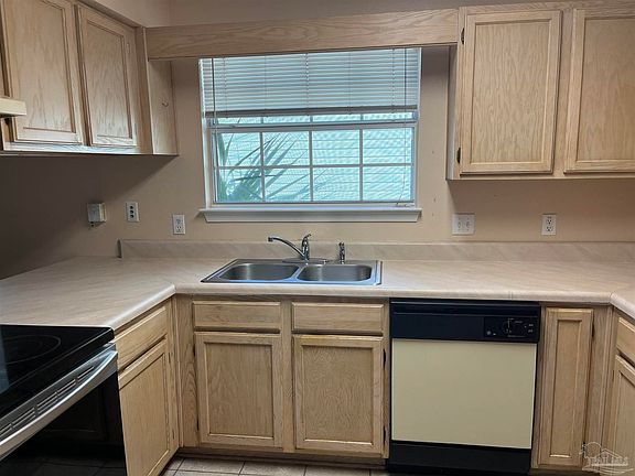 4th image of 192 Wildflower Ln
