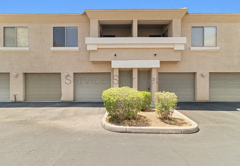 1716 W Cortez St #207 — Photo 2