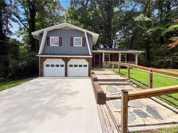 1271 Seven Springs Cir, Marietta, GA 30068