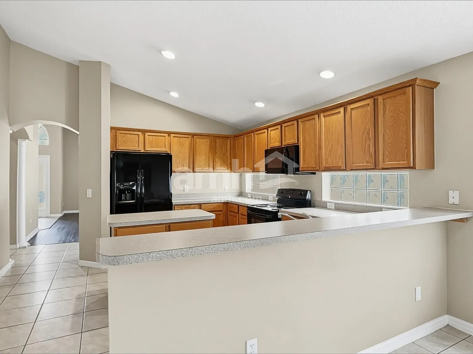 4 bed, 2.0 bath, 2165 sqft, $2,830 — Photo 4
