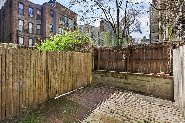 Rented by Cooper & Cooper Real Estate | media 7