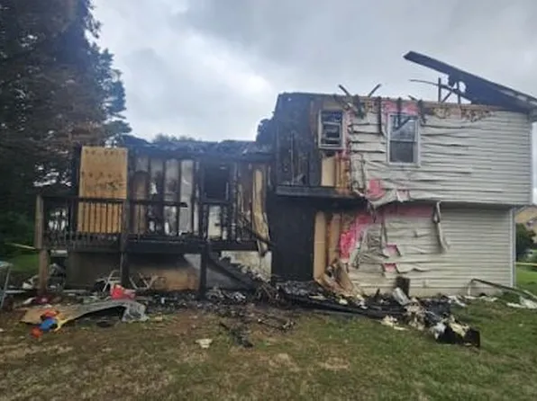 105 Thornwood Dr, Cartersville, GA 30121