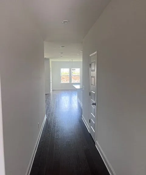 730 Omaha Dr — Photo 3