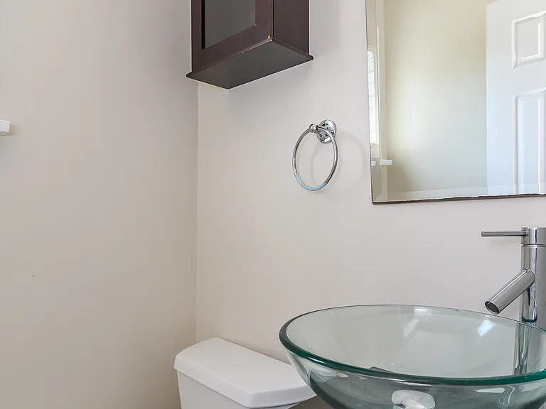 220 Kent St #220 — Photo 8