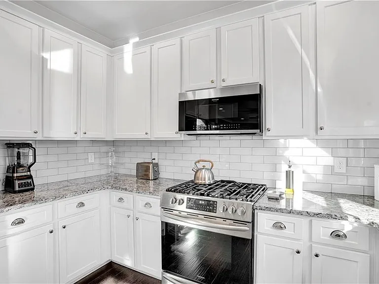 1395 Marion St SE — Photo 13