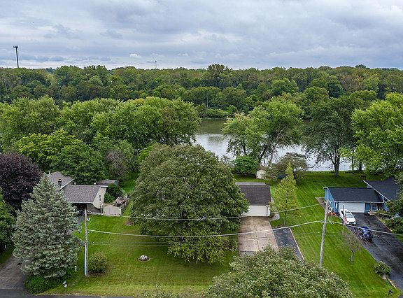 3rd image of 46 Marina Dr