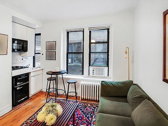 2nd image of 300 8th Ave APT 5G