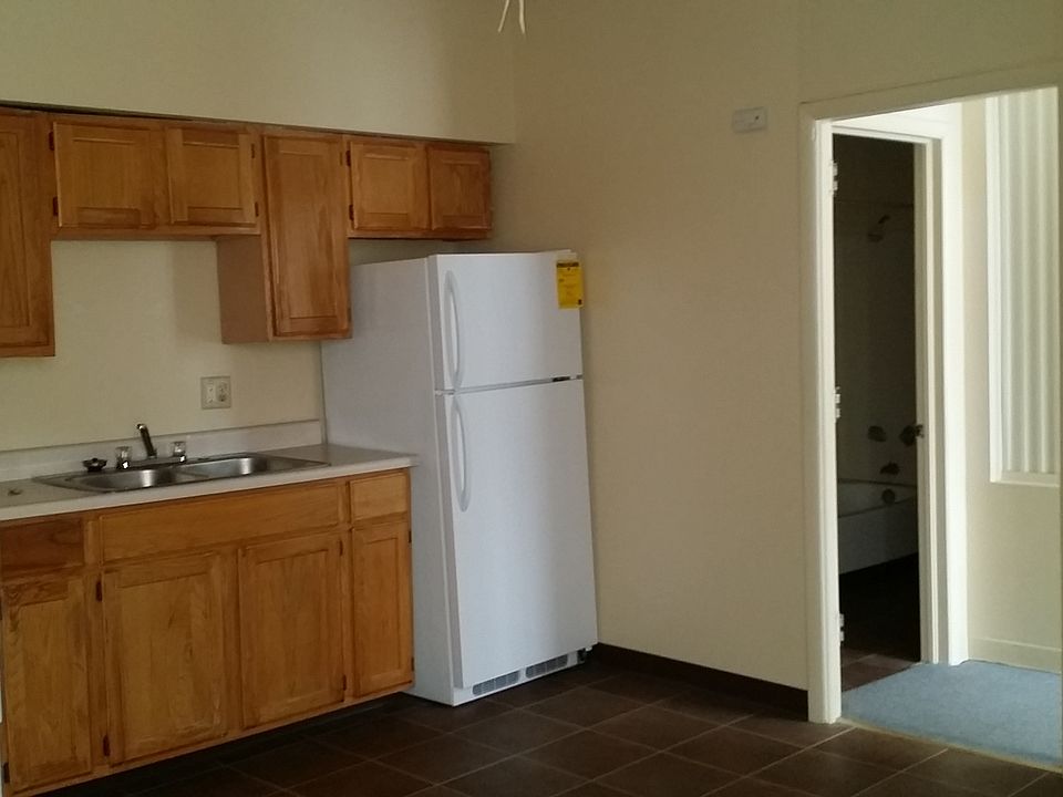 2nd image of 446 Broad St APT 5